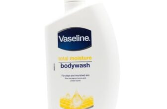 Vaseline Total Moisture Body Wash Pump Bottle for Healthy, Washes Away Dirt & Impurities, Fights Skin Dryness, Easy to Rinse, Gentle Body Cleanser for Nourished & Smooth Skin, 1L