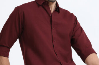 WHISQ Men Solid Casual Maroon Shirt