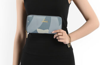 LAVIE Women Casual Green Artificial Leather Wallet(8 Card Slots)