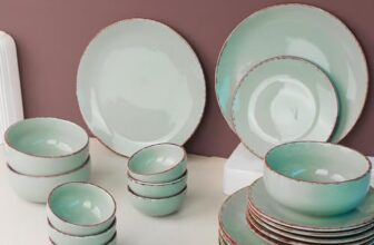 The Earth Store Handcrafted Glossy Mint Marble Ceramic Dinner Set, 21 Pieces Serving for 6, Microwave and Dishwasher Safe, Bone-Ash Free, Crockery Set for Dining and Gifting