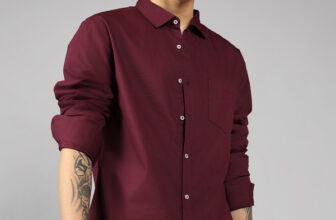 Dennis Lingo Men Solid Casual Maroon Shirt