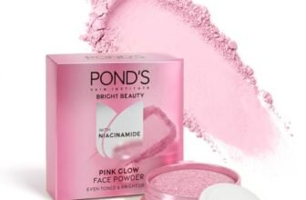 POND’S Natural Glow Face Powder, Pink Glow, 30g, for Fresh Even-Toned Skin, with Sunscreen, Covers Dark Spots, Dermatologically Tested, lightweight formula | Provides an instant brightness