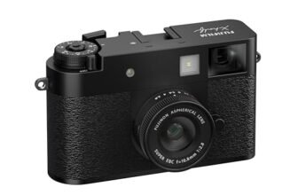 Fujifilm X Half 17.7MP 1 inch CMOS Sensor with 10.8mm f/2.8-11 Lens|Retro Style mirrorless Compact Travel Camera|2k vlogging for Street/Lifestyle – Black