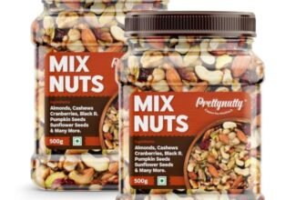 PrettyNutty Healthy Nutmix 1kg, Dried Almonds, Black Raisins, Cashewnuts, Cranberries, Green Raisins, Walnut Kernels & Many More. Pack of 2 (500g Each Jar)