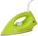 amazon basics Ceramic Dry Iron | Ergonomic Hand-Grip | Cool Touch Handle | 1000 Watts | Green